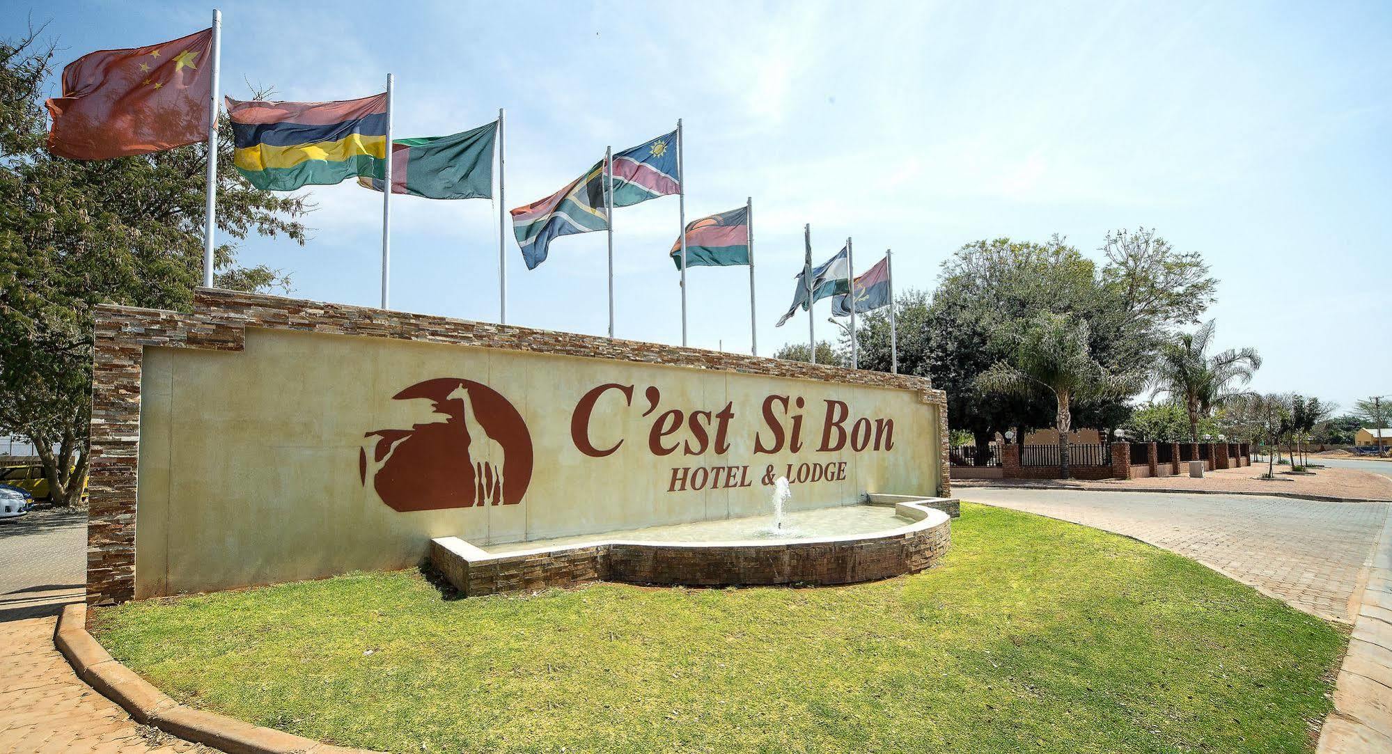Cest Si Bon Hotel Очиваронго Екстер'єр фото